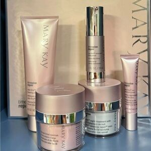 Mary Kay Skincare Set - Pink and Silver
